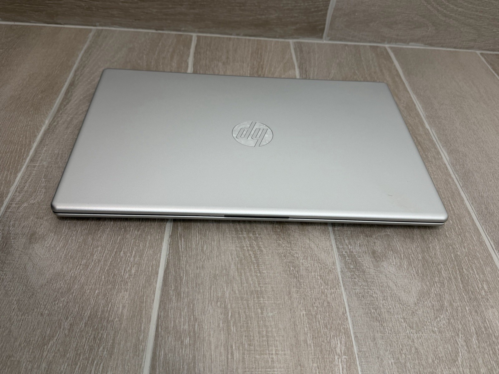 HP Laptop 15-FC0869NR 15.6″ Touch Laptop Ryzen 5 7520U 8GB RAM 256GB NVMe Win-11