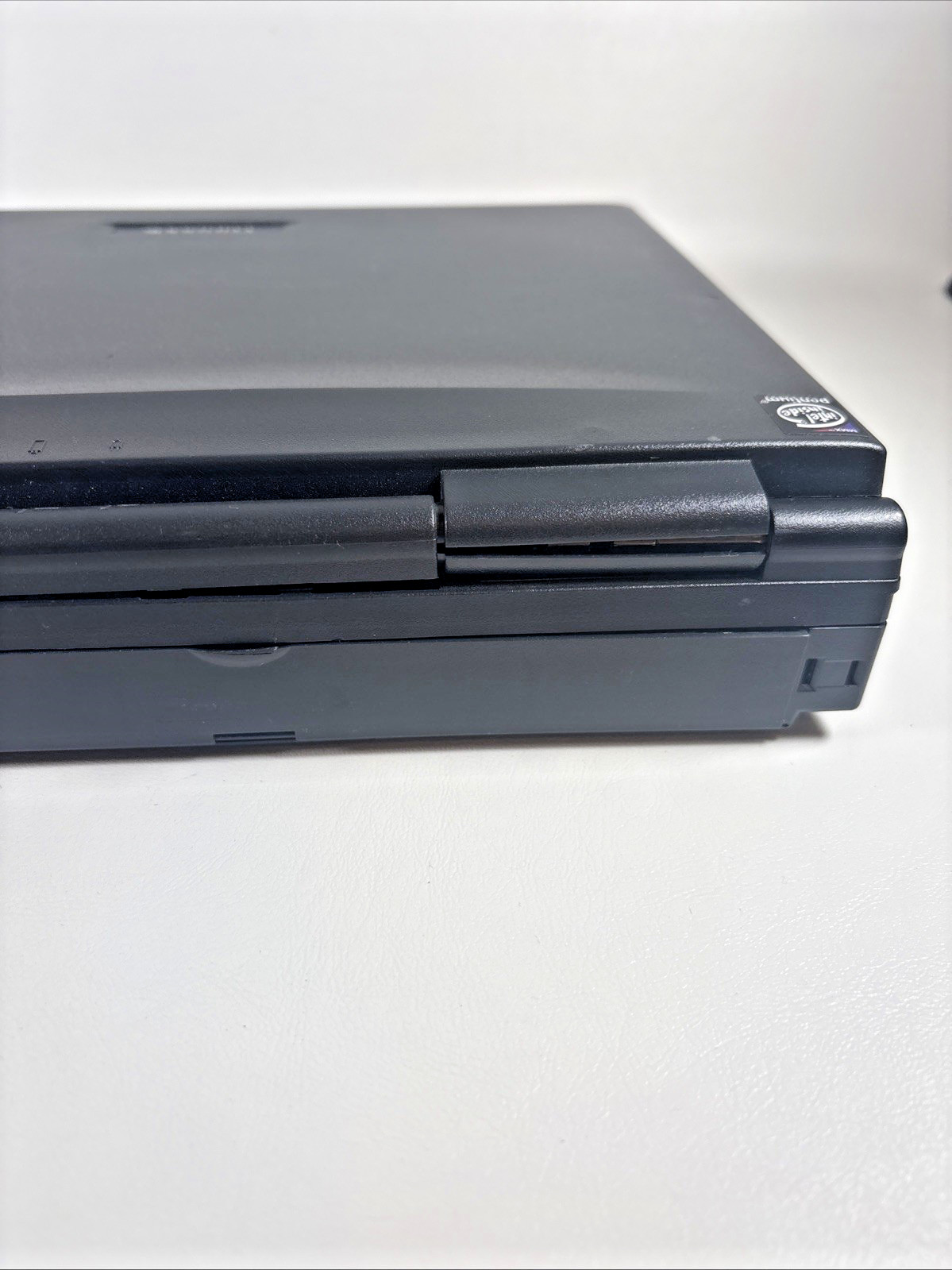 Vintage WinBook XL Laptop Pentium Windows XP Tested 18gb w/ AC Adapter & Manual