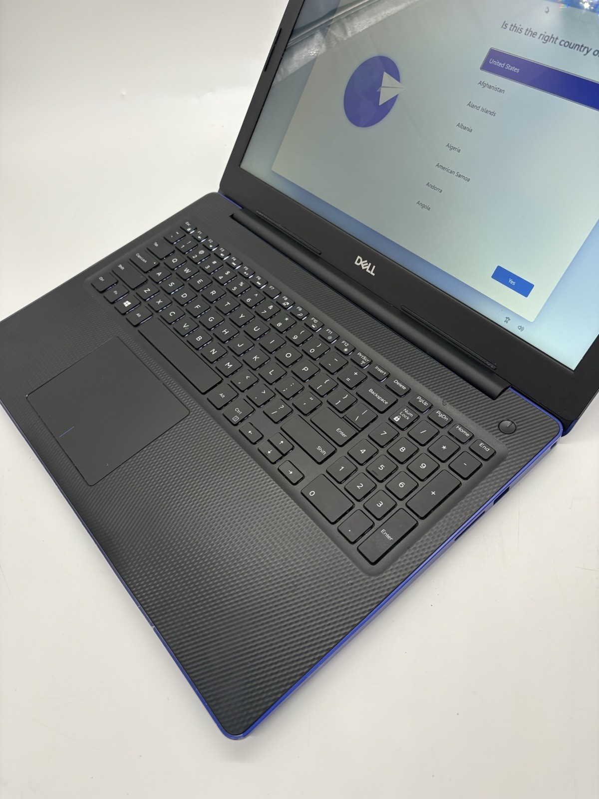 Dell Inspiron 3593 Blue Touch Laptop i5-1035G1 16GB RAM 256GB M.2 750GB HDD W11