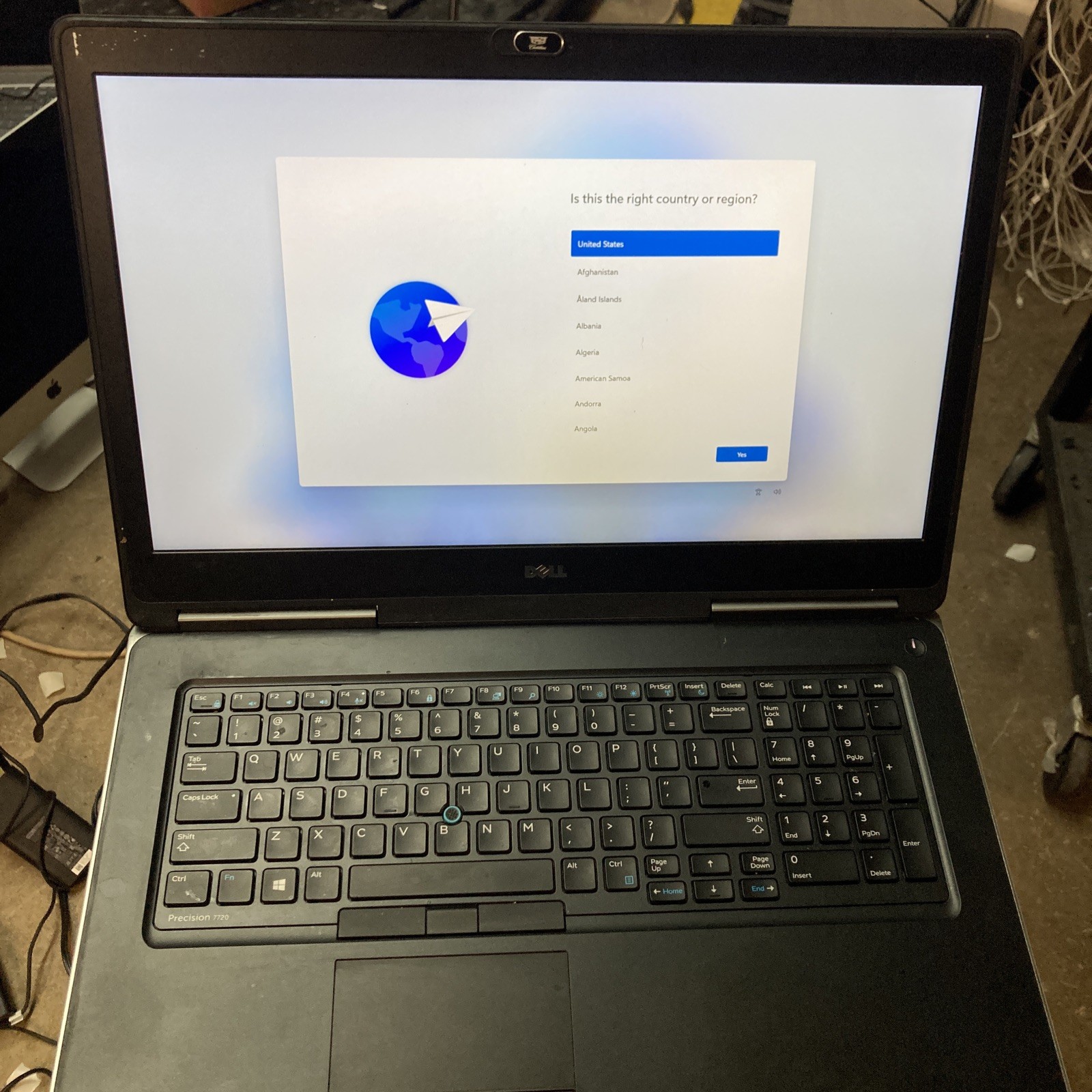 Dell Precision 7720 i5-6300HQ 2.3GHz, 240GB SSD, 8GB Ram, Windows 11