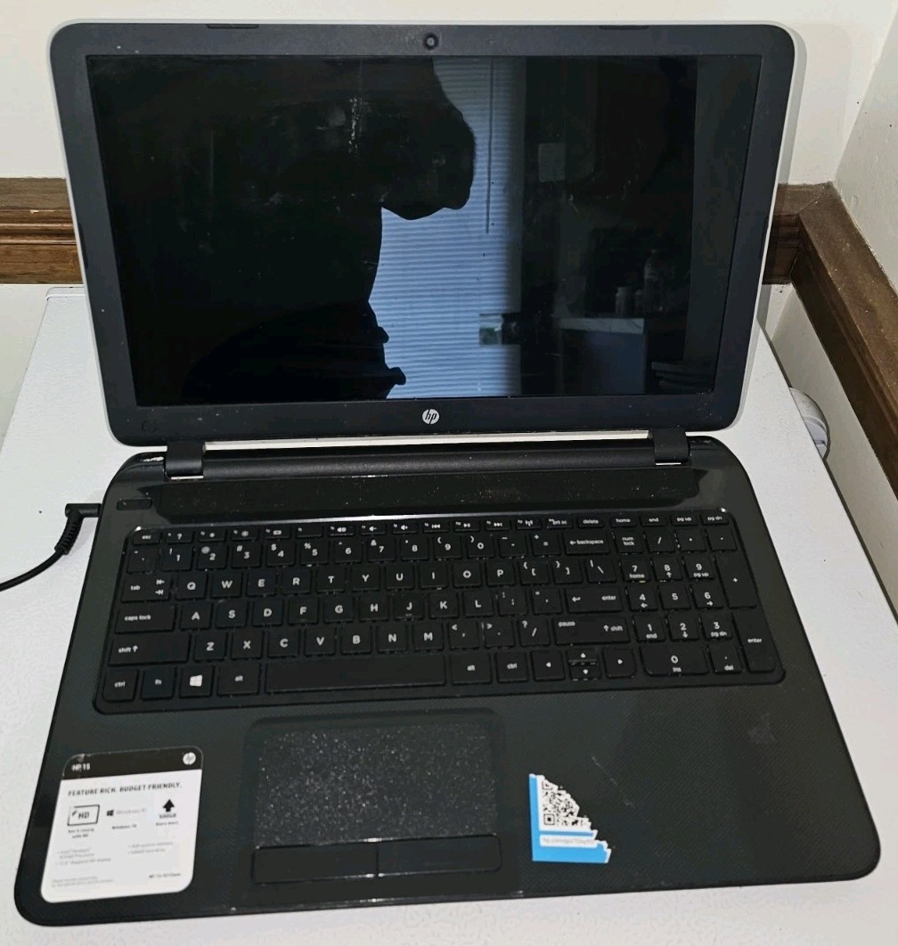 HP Intel Pentium 15-1271WM Laptop 4GB Ram 500GB Hard Drive – FOR PARTS OR REPAIR