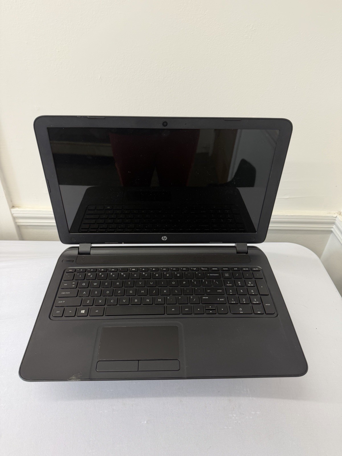 HP Notebook 15-f009wm Laptop – Good Screen – AMD El-2100 – Read Des