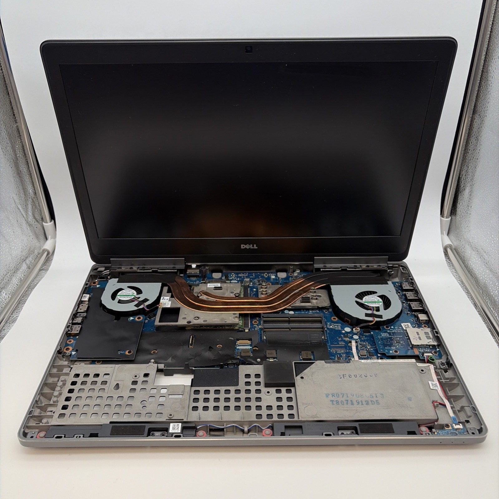 Dell Precision 7710 As-IS PARTS OR REPAIR L100