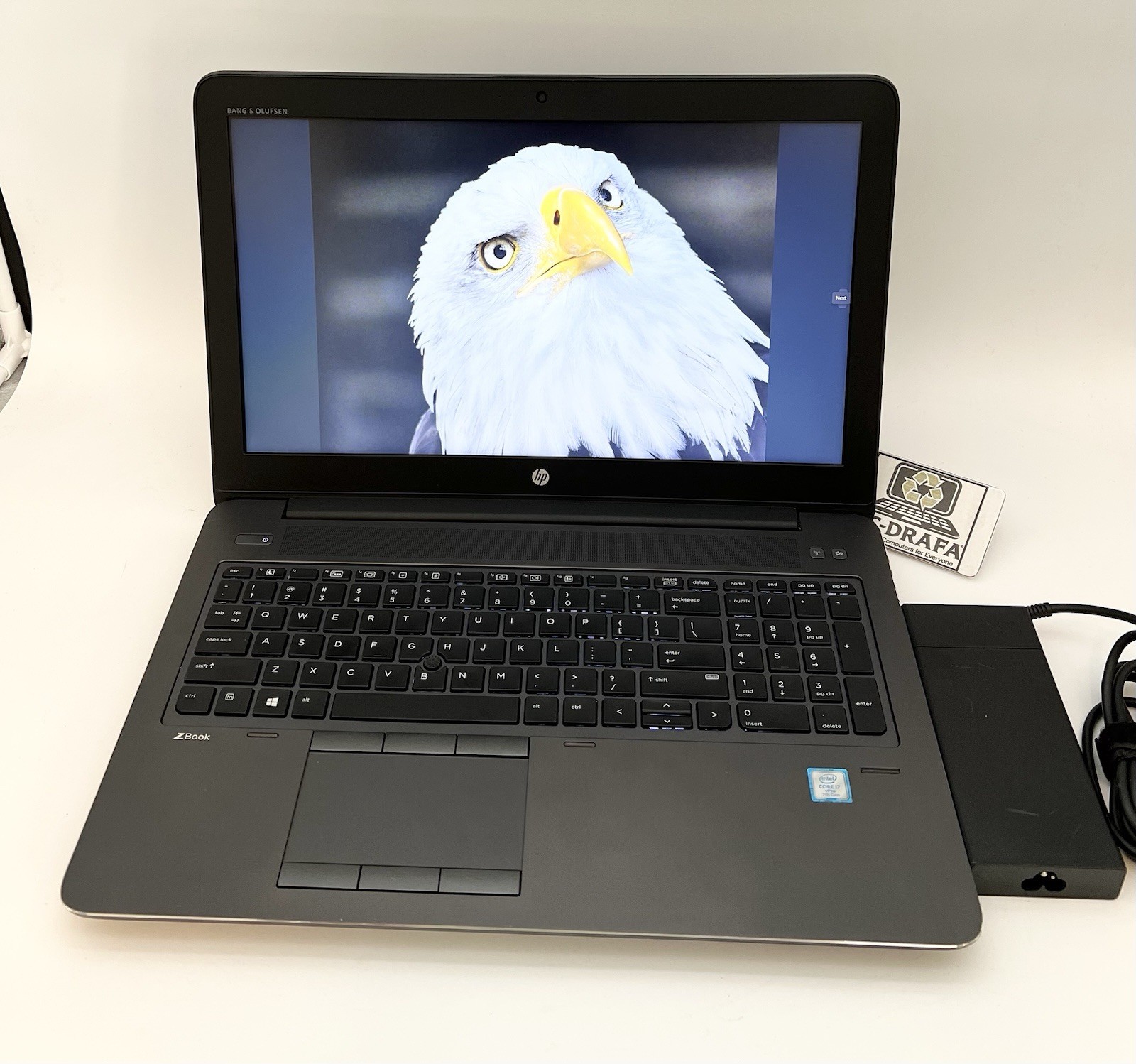 HP zBook 15 G4 i7-7820HQ 2.90GHz 32GB RAM 1tb Nvme SSD Win 11 Pro NVIDIA M2200