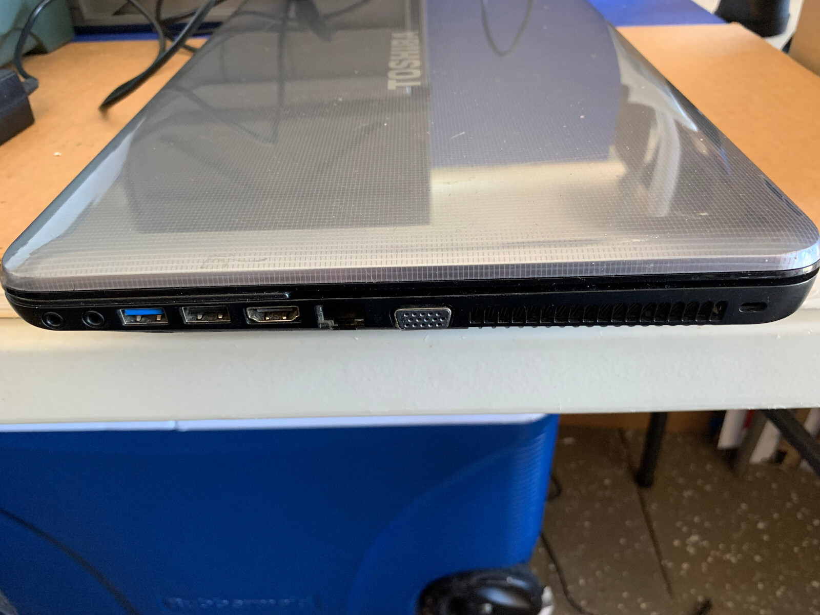 Toshiba Satellite Laptop C855-S5194 Intel Core i3-2.5 GHz, 4GB RAM, 640 GB HDD