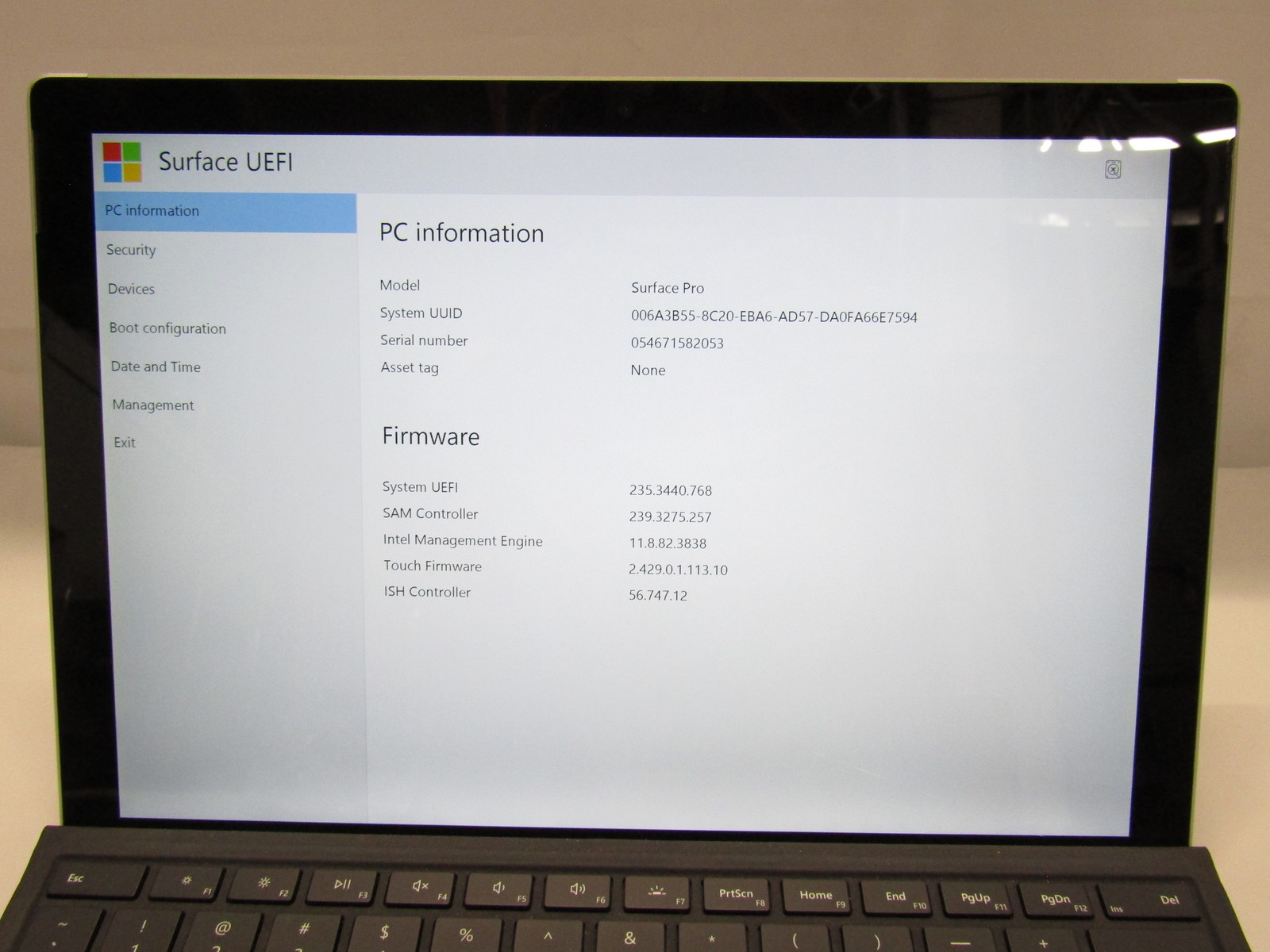 Microsoft Surface Pro 5 1GHz Intel m3-7Y30 4GB RAM 128GB SSD 12.3″ CRACKED NO OS