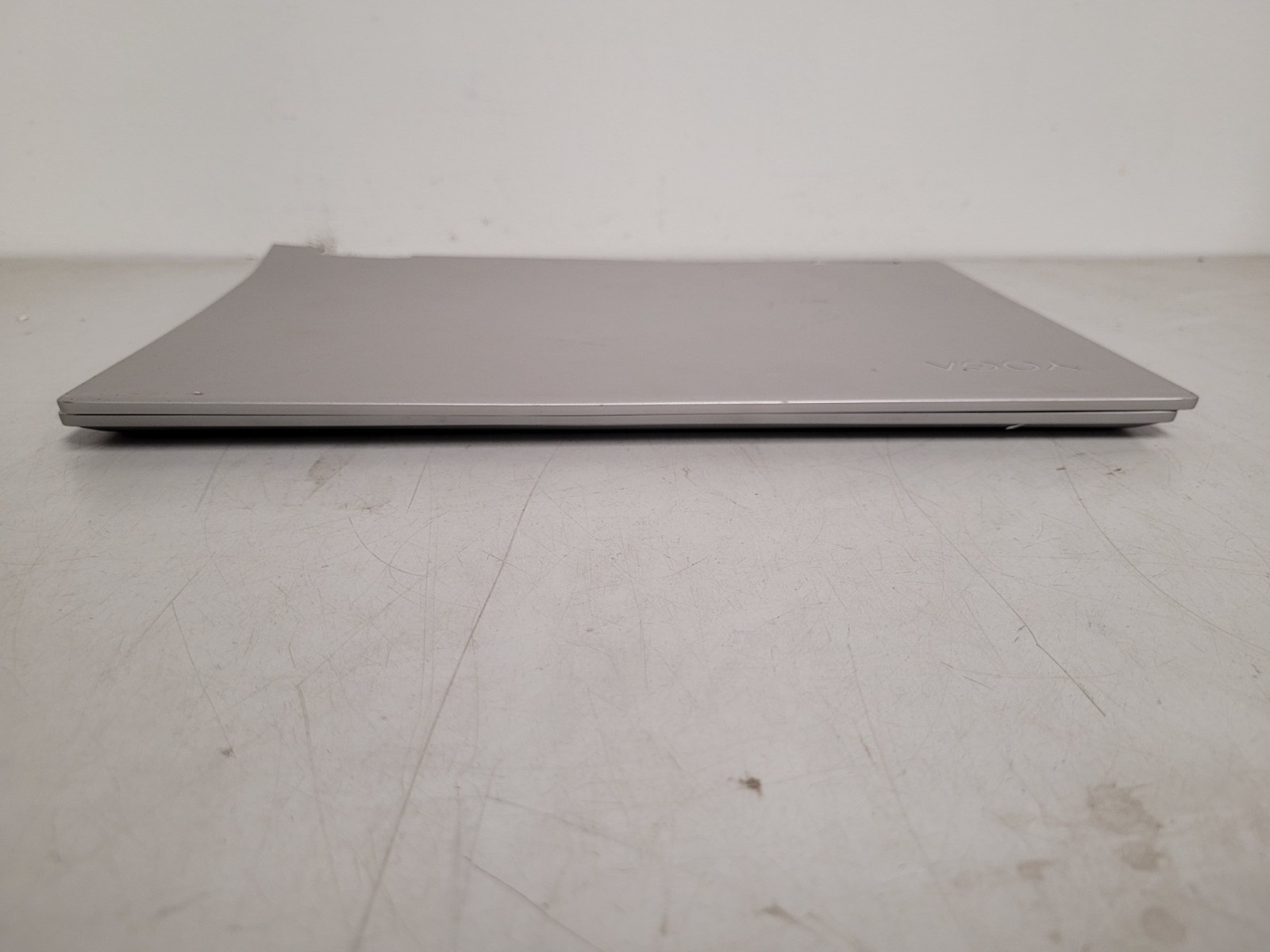 Lenovo yoga 730 131kb i5-8250u 1.6ghz 8gb ram no ssd *for parts READ MP1EXUL2
