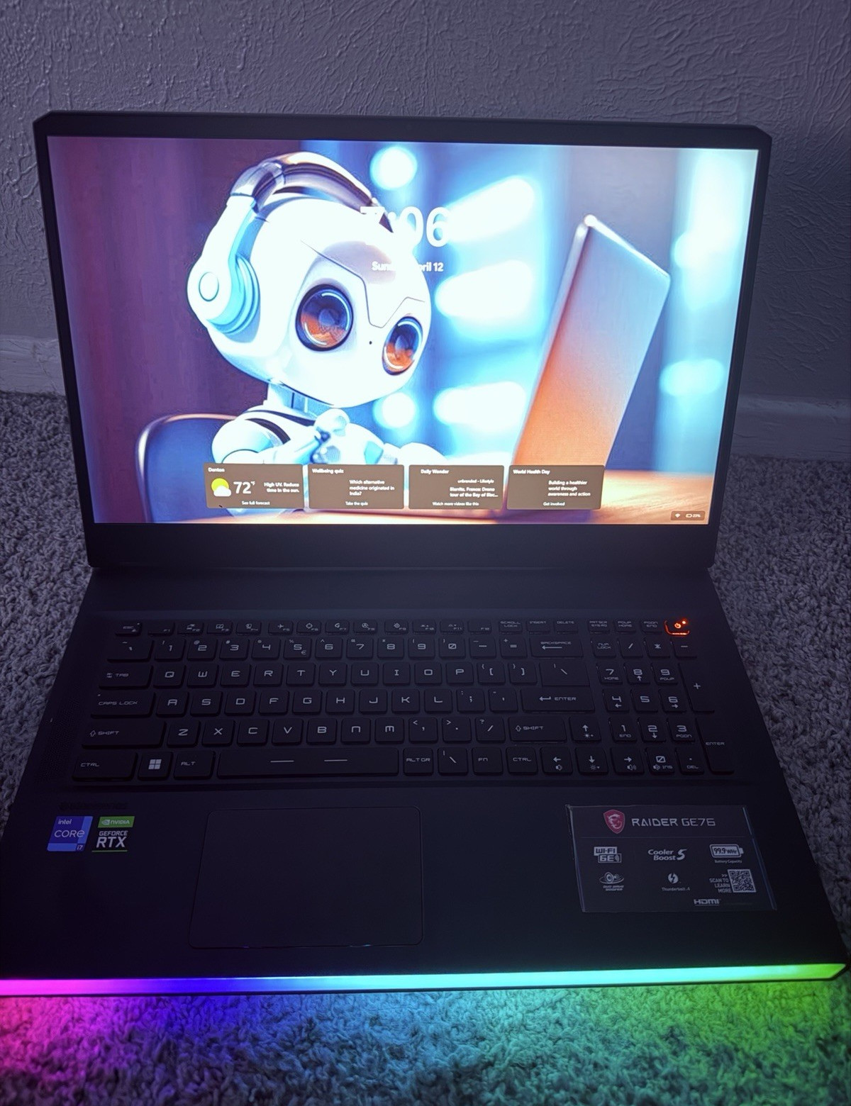 MSI Raider GE76 12UE Gaming Laptop, i7-12700H, RTX, 16GB RAM, 17.3″
