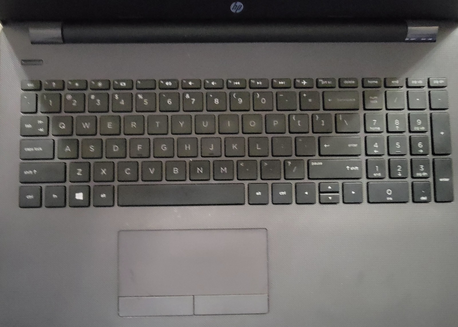 HP 255 G6 Notebook AMD R4 Radeon 8 GB Ram / 256 GB SSD OS Windows10 pro