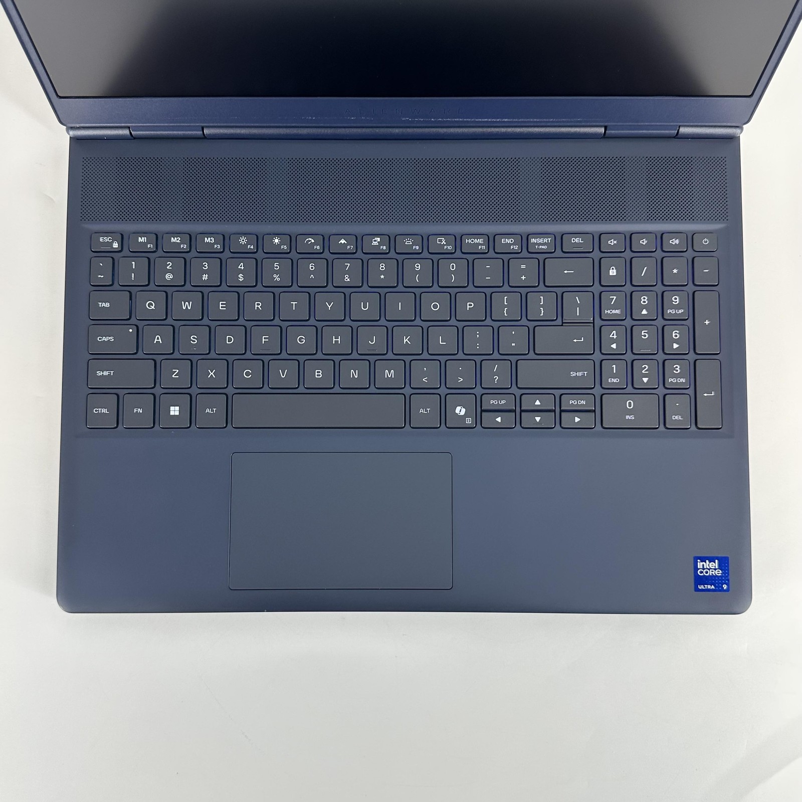 Dell Alienware 16X Aurora 240Hz QHD+ 2.7 GHz Ultra 9 275HX 32GB 1TB SSD RTX 5070