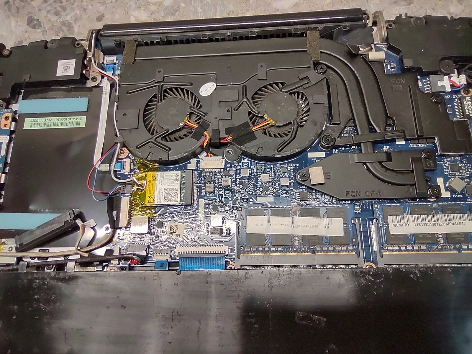 Lenovo IdeaPad Y40-70 Intel i7 4TH Gen, 16GB, Radeon R9 M275 READ !!!!