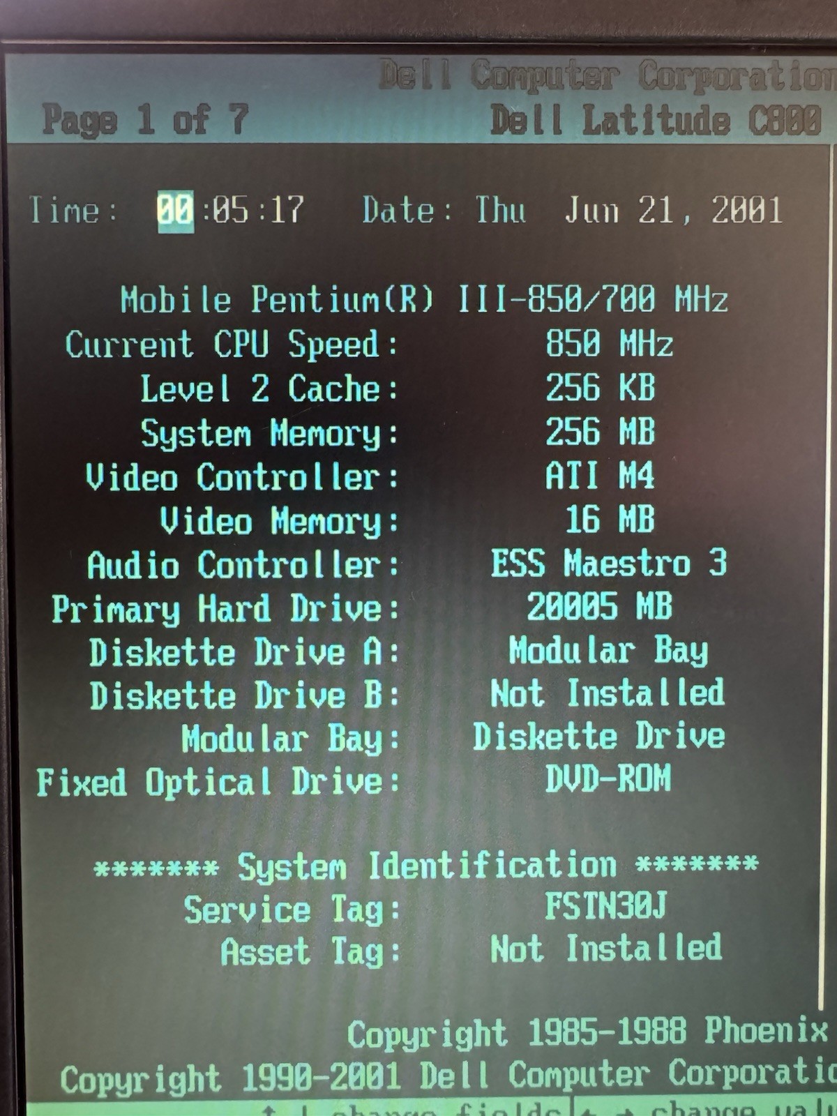Dell Latitude C800 Laptop Pentium III 850Mhz 256MB 20GB 15″ Windows 2000 Working