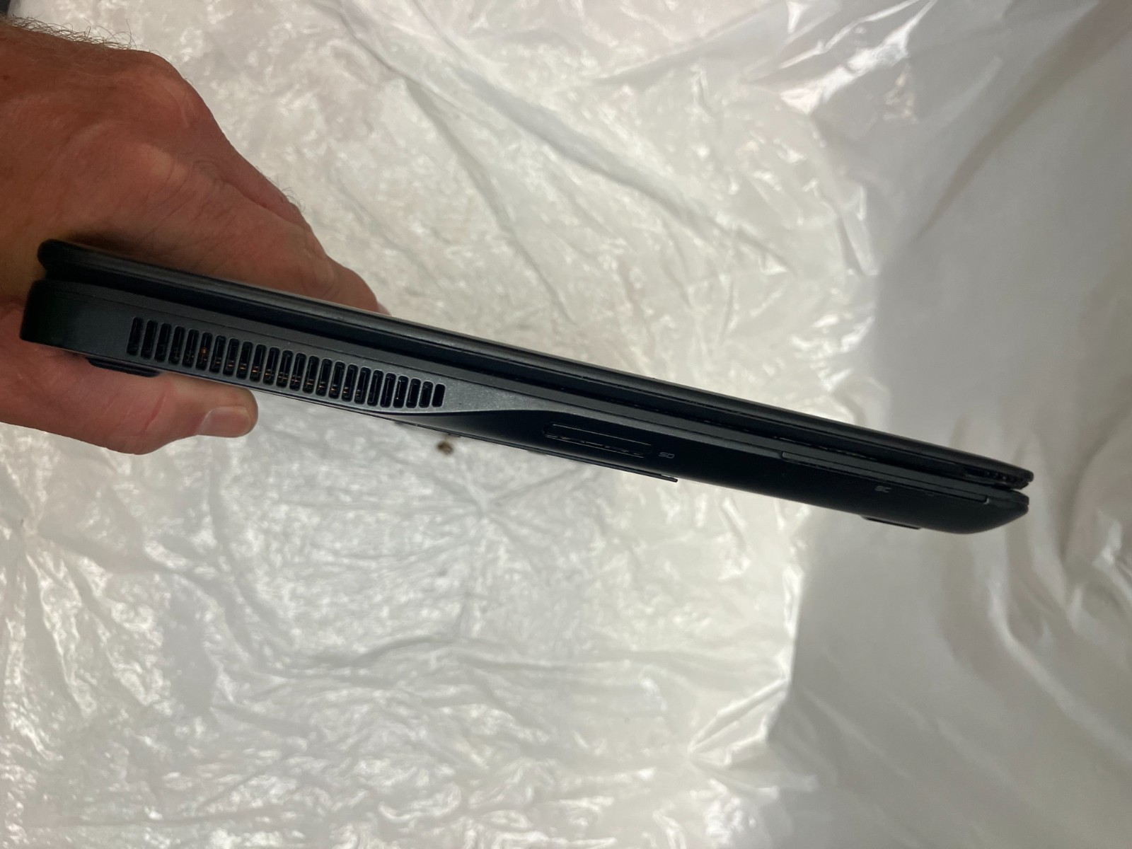 Dell Latitude E7450 Intel Core i5-5300u 2.30GHz NO RAM – NO HDD FOR PARTS