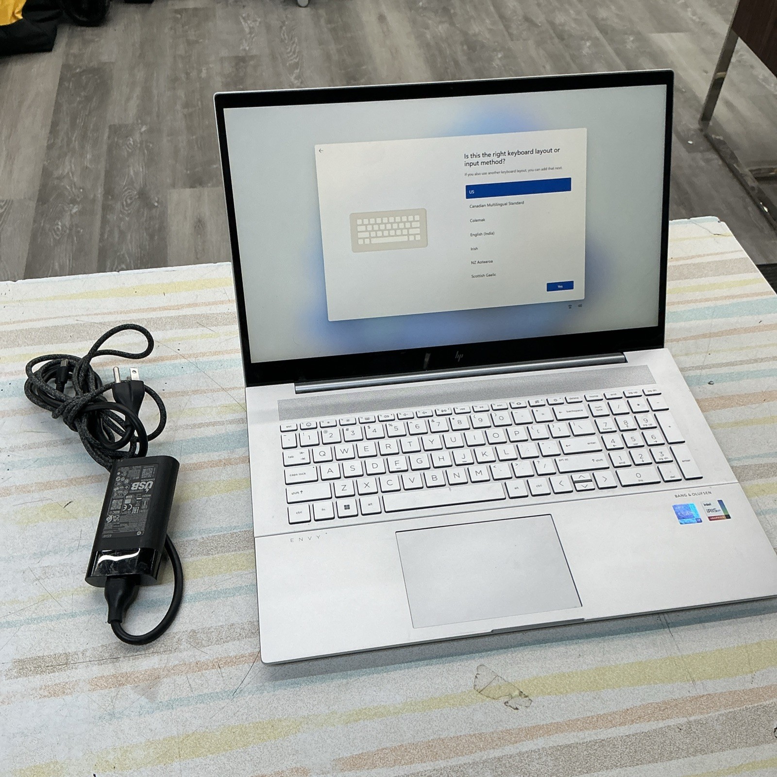 HP Envy 17-cr000 Silver FHD TOUCH 2.1 GHz i7-1260P 32GB RAM 1TB SSD Excellent