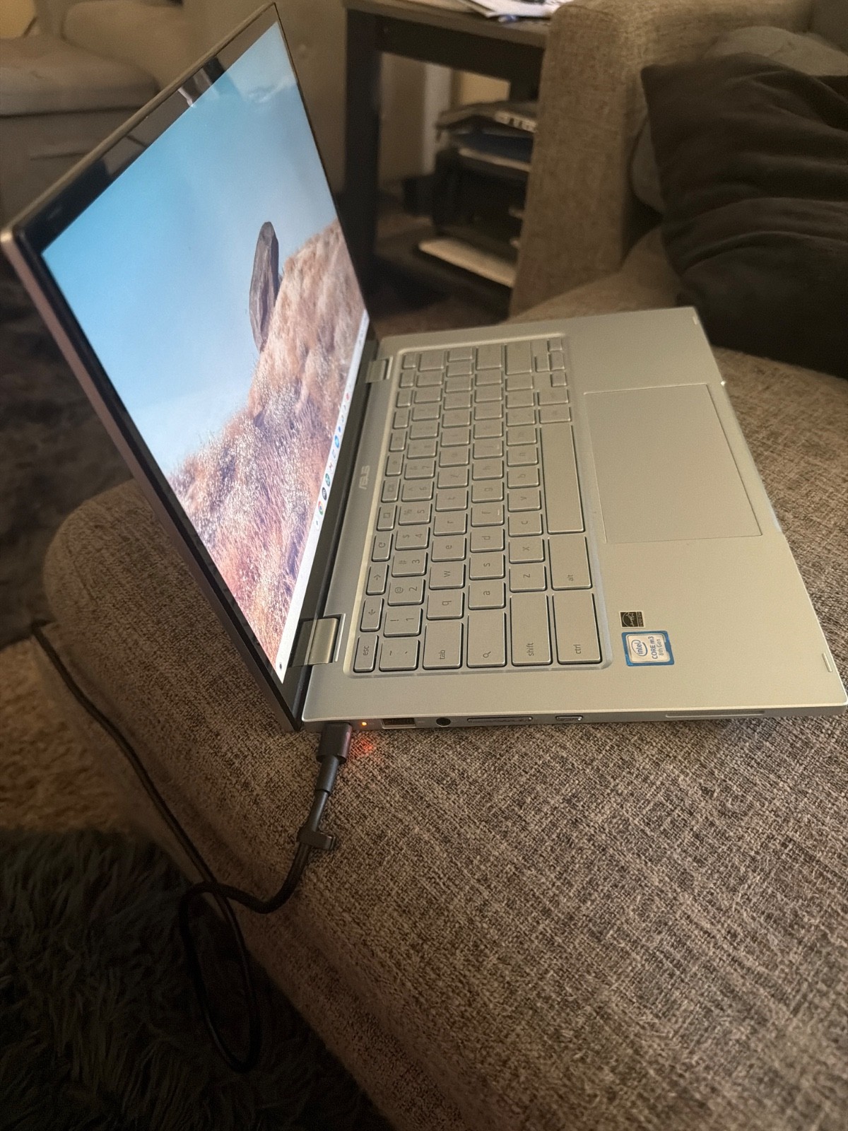 ASUS Chromebook Flip C434 14″ Intel Core M3-8100Y 1.1GHz 8GB RAM 64GB eMMC