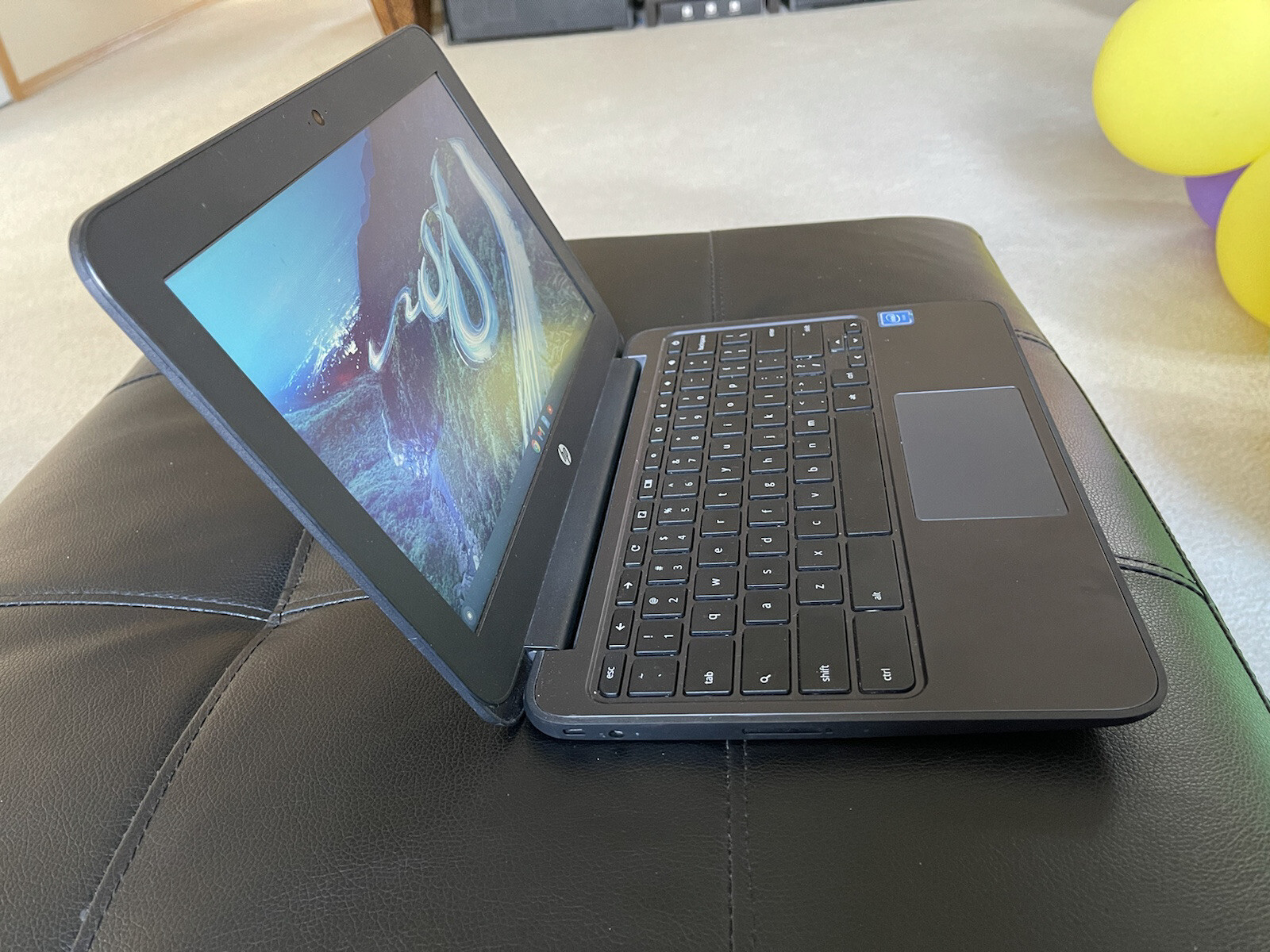 hp chromebook 11 g4 4GB RAM 16 GB HD Wifi/ AC Included