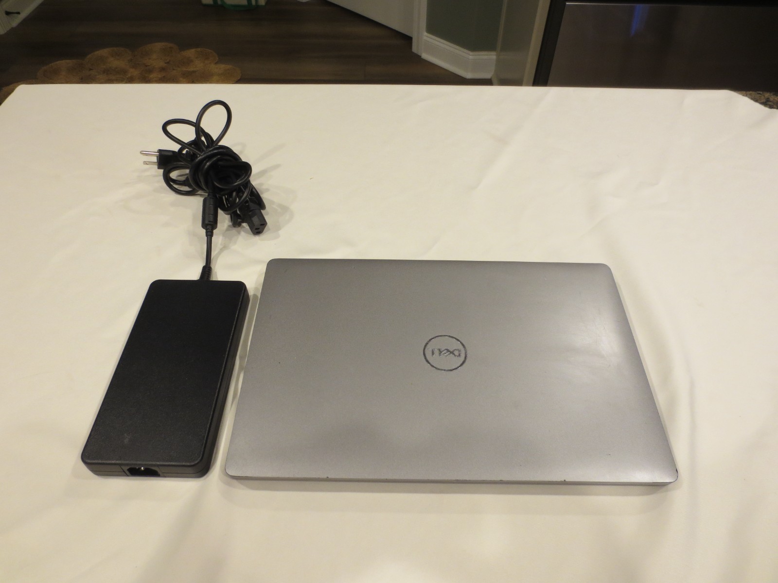 Dell Precision 3551 15.6″ i9 CPU 16GB Ram 1TB NVME HD Win 11 Pro Good Battery