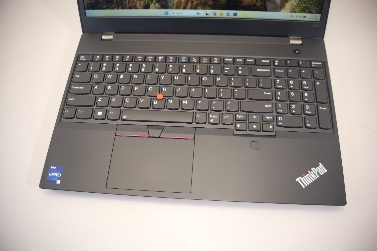 Lenovo ThinkPad P15v Gen 3 15.6″ Core i7-12800H 2.4Ghz 16GB RAM 256GB SSD A2000