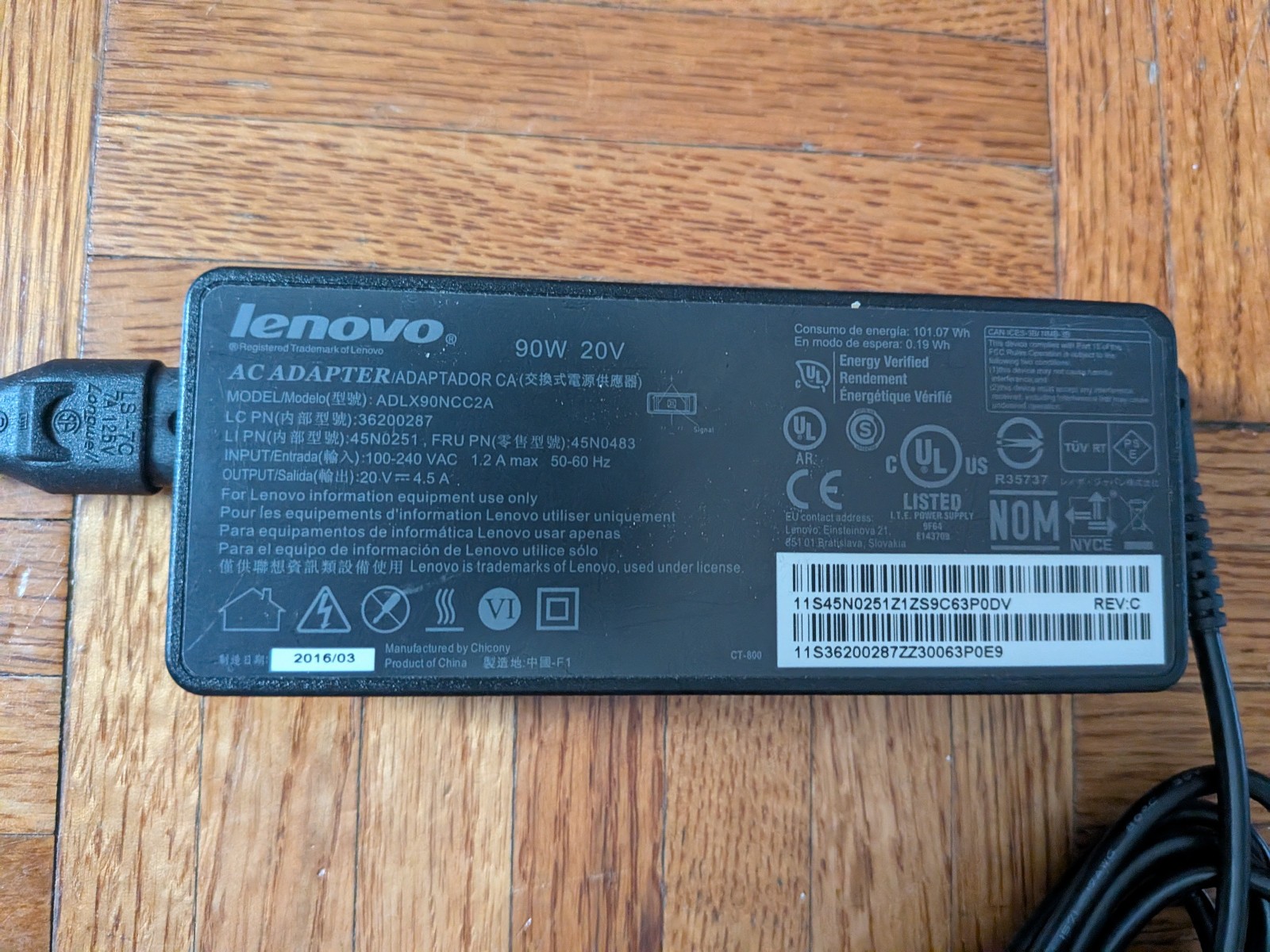 Lenovo ThinkPad X1 Carbon 2nd Gen 14″ i7-4600U 2.10GHz 8GB RAM 465GB HD Win10Pro