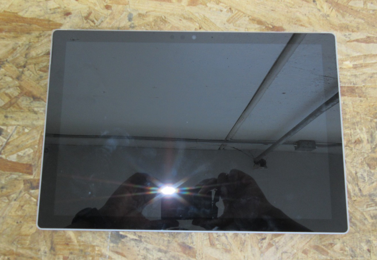 MICROSOFT SURFACE PRO 1796 I5-7TH @ 2.60GHz 8GB RAM 256GB SSD WIN-11P.