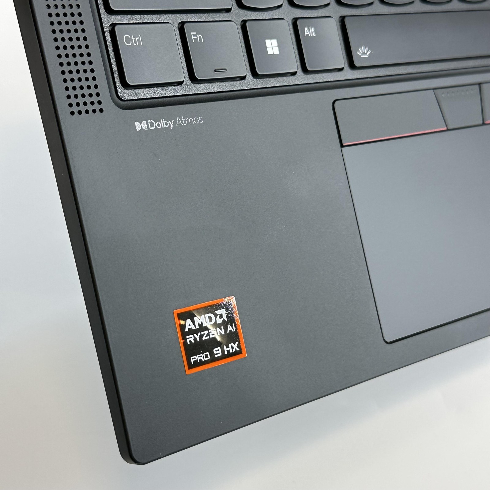 Lenovo ThinkPad P14s Gen 6 FHD+ 2.0 GHz Ryzen AI 9 HX PRO 370 64GB 1TB SSD