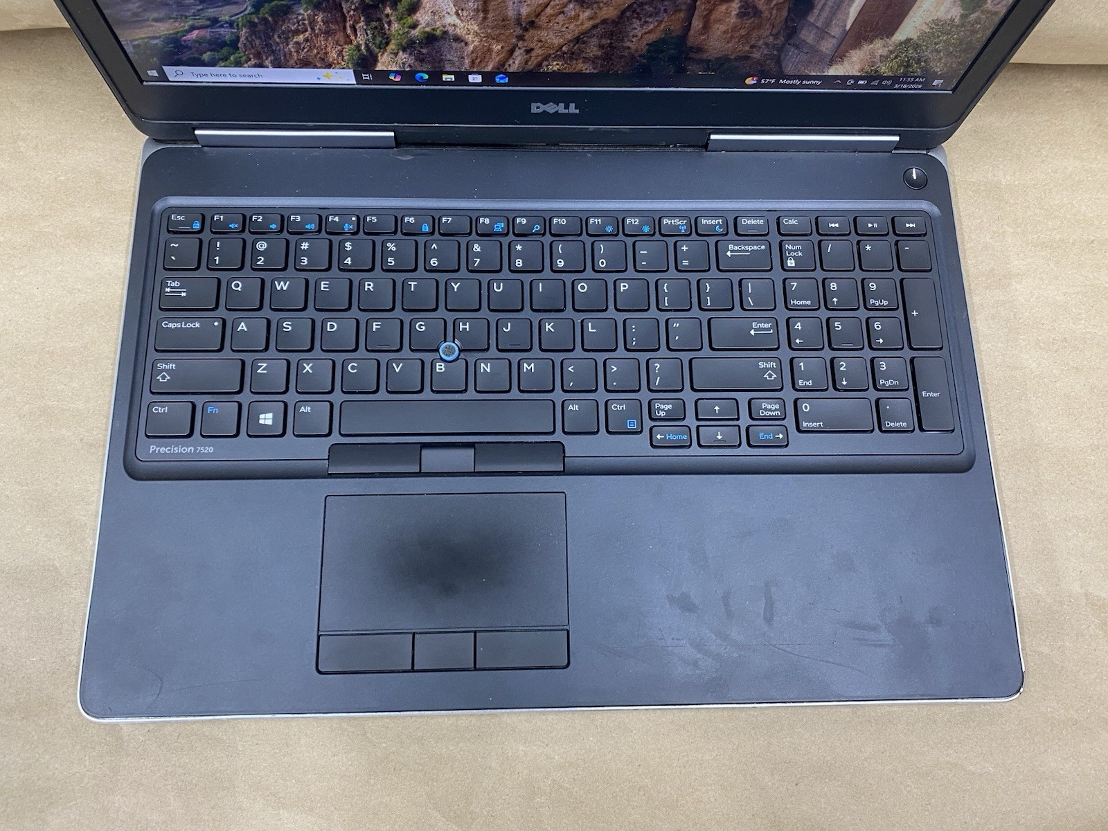 Dell Precision 7520 – 16″ 3840*2160 – E3-1575M – 8GB – 128GB – Win 10 – READ
