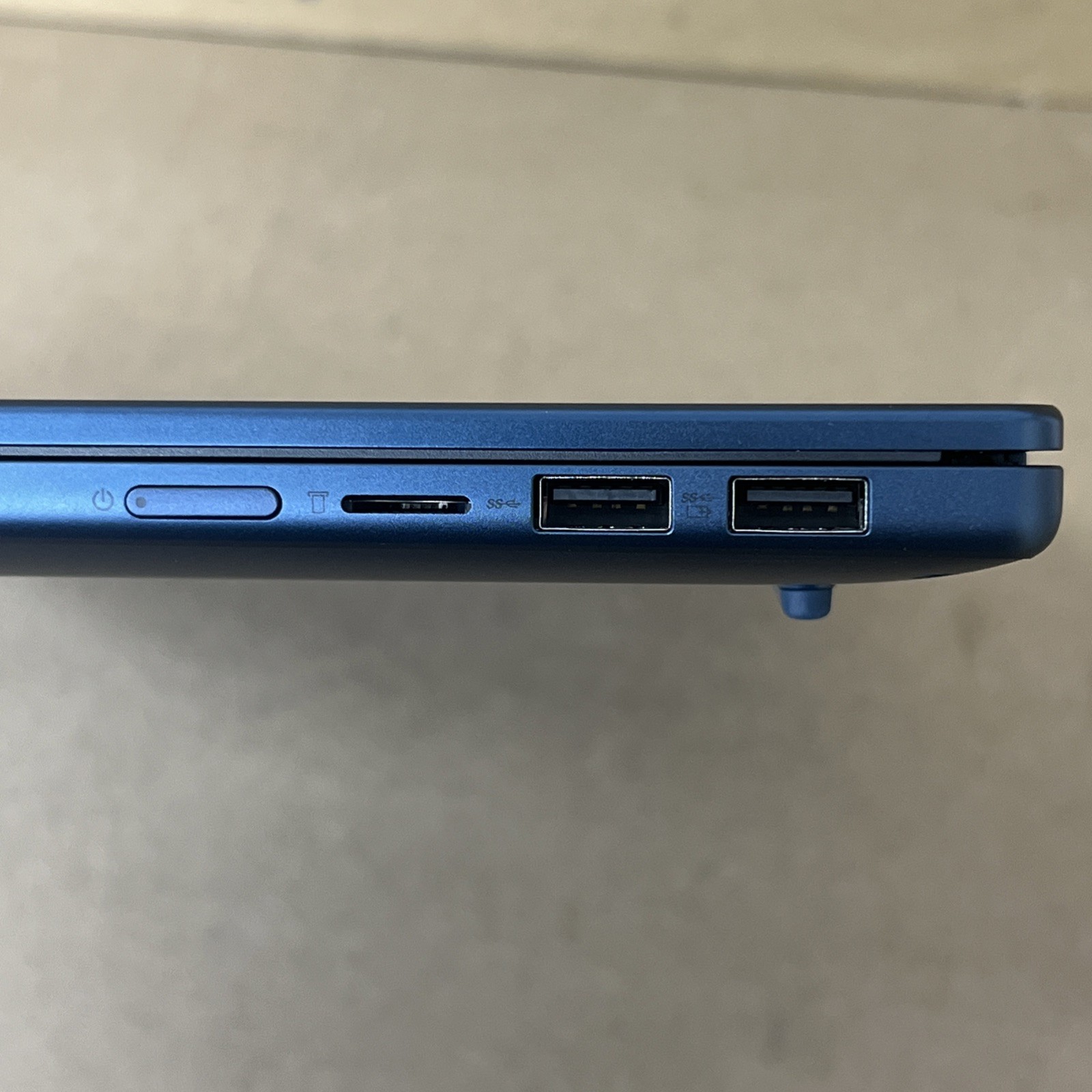 Lenovo IdeaPad Slim 5 16AKP10 AMD Ryzen AI 5 340 32GB Ram 512GB SSD – Excellent
