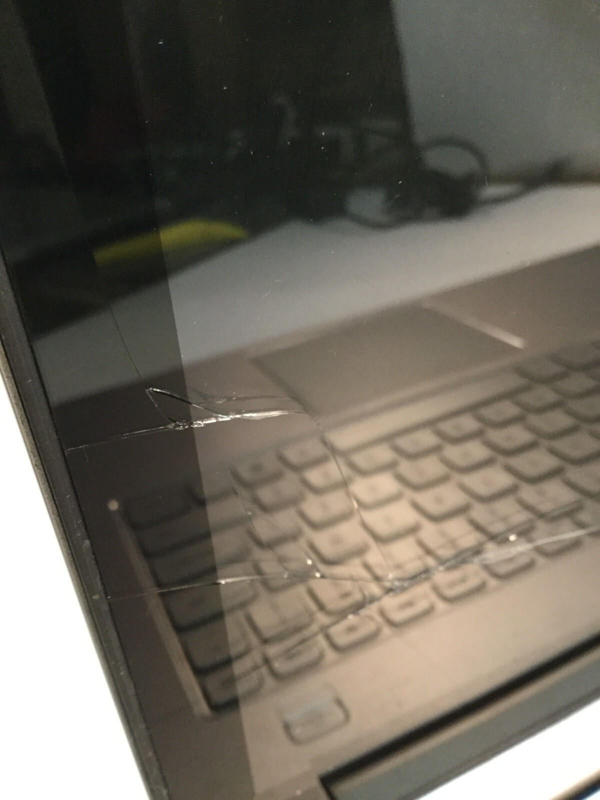 Dell Inspiron 15 7000 Laptop Intel Core i7 7th Gen.- CRACKED DISPLAY/NO BOOT-MZ