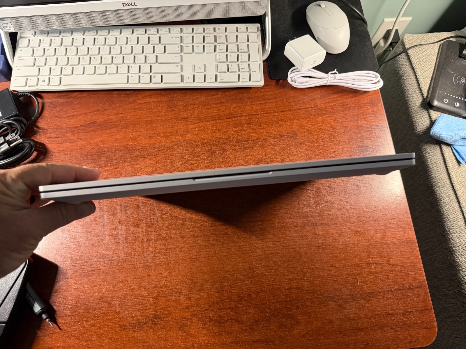 Samsung Galaxy Book2 15.6″ i5-1235U 8GB RAM 256GB SSD Silver Win11 – Excellent