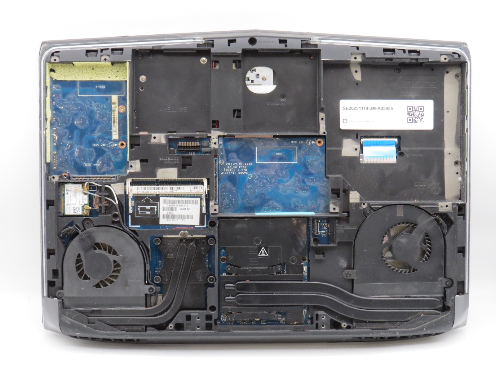 Alienware 13 r3 i7-7700HQ @ 2.8 Intel HD 17.3″ No RAM/HDD/OS/AC *PARTS*