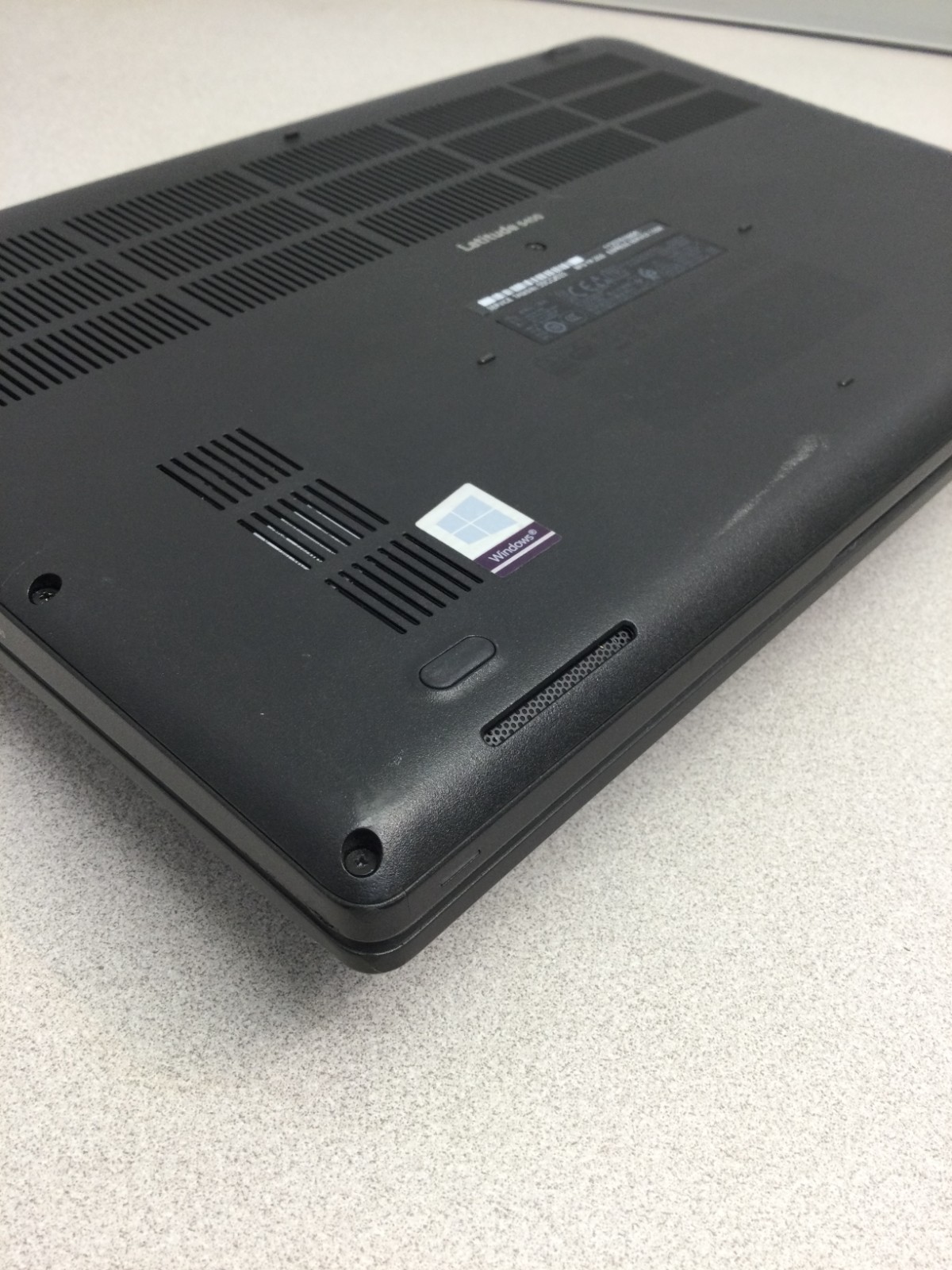 Dell Latitude 5400 14” Core i7-8665U 1.90GHz 8GB RAM 256GB SSD win 11 pro
