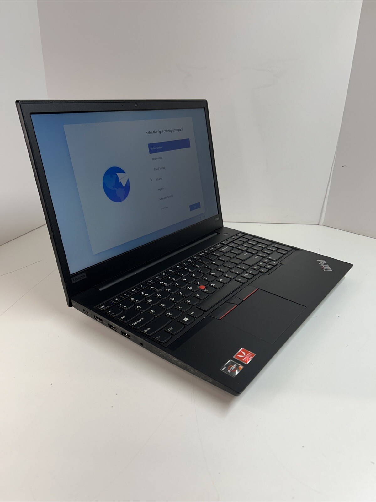LENOVO THINKPAD E585 AMD RYZEN 3 2200U 2.5GHz 8GB RAM 256GB SSD W11P