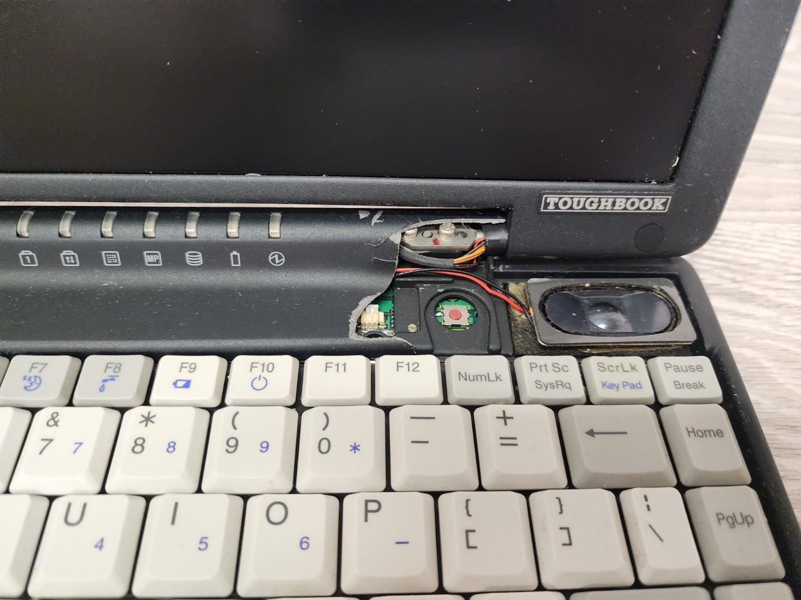 Panasonic Toughbook CF-71 Laptop PC Intel Pentium III NO HDD AS IS READ #H