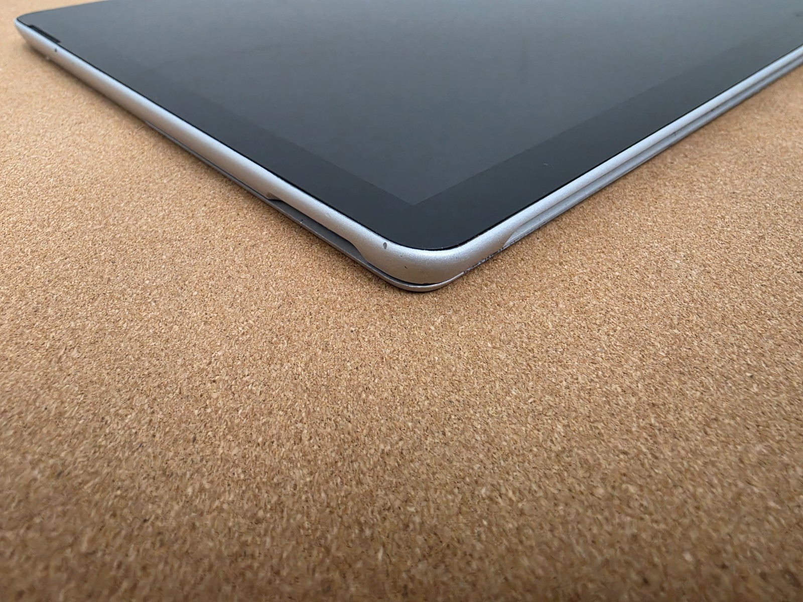 Microsoft Surface Go 2 m3-8100Y 8GB Ram 128GB SSD Win 11 Pro