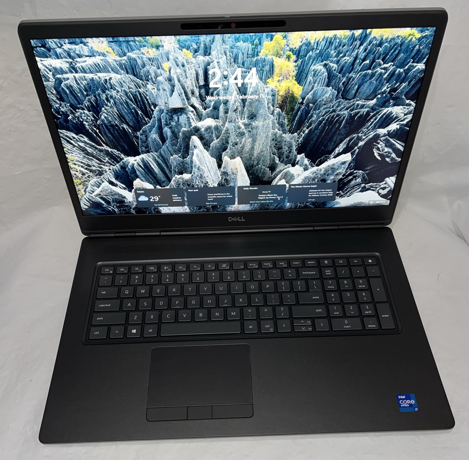 Dell Precision 7760 17.3″ i7-11850H@2.5GHz, 32GB, 500GB (Boot) + 1 TB (Storage)