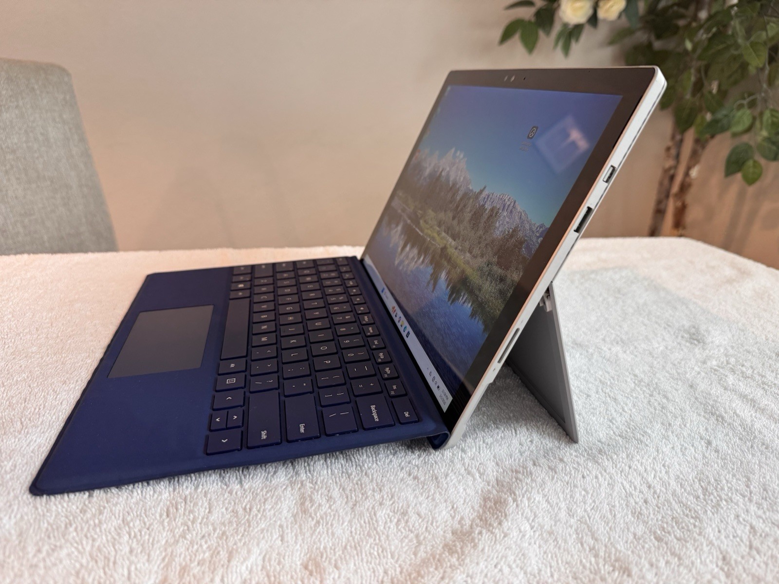 Microsoft Surface Pro 4 1724 12.3″ i7-6650U 2.2GHz 8 GBRAM 256GB SSD Win 11 P