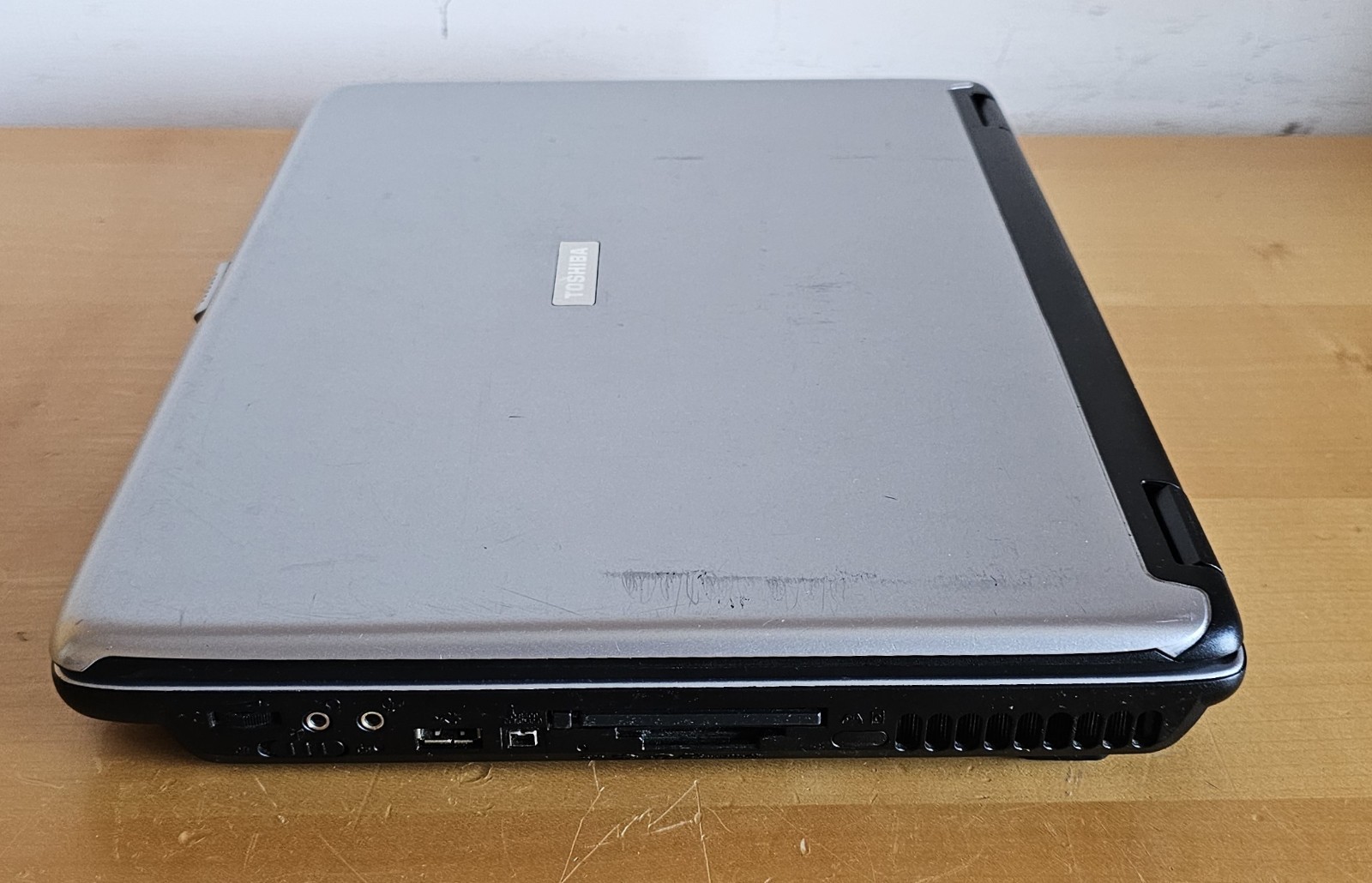 Toshiba M40X-186 Windows XP 15.4″ Retrogaming N64 PS1 SNES SEGA Notebook PC