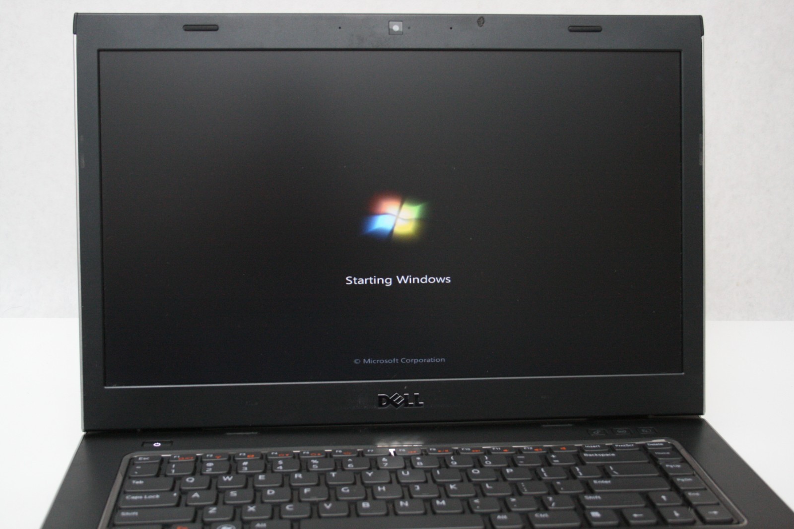Dell Vostro 3550 Laptop Intel Core i5-2410M @2.30 GHz 6GB 500GB HDD Win 7 Pro