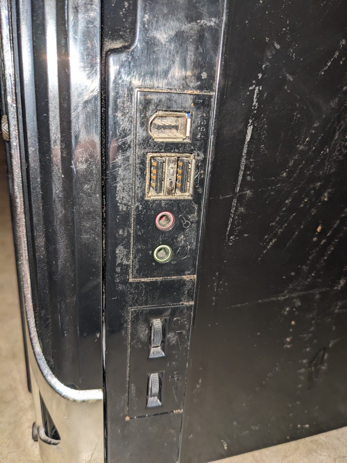 LOCAL PICKUP ONLY – Xion Xon II / Apevia X-Cruiser For Parts PC Lot