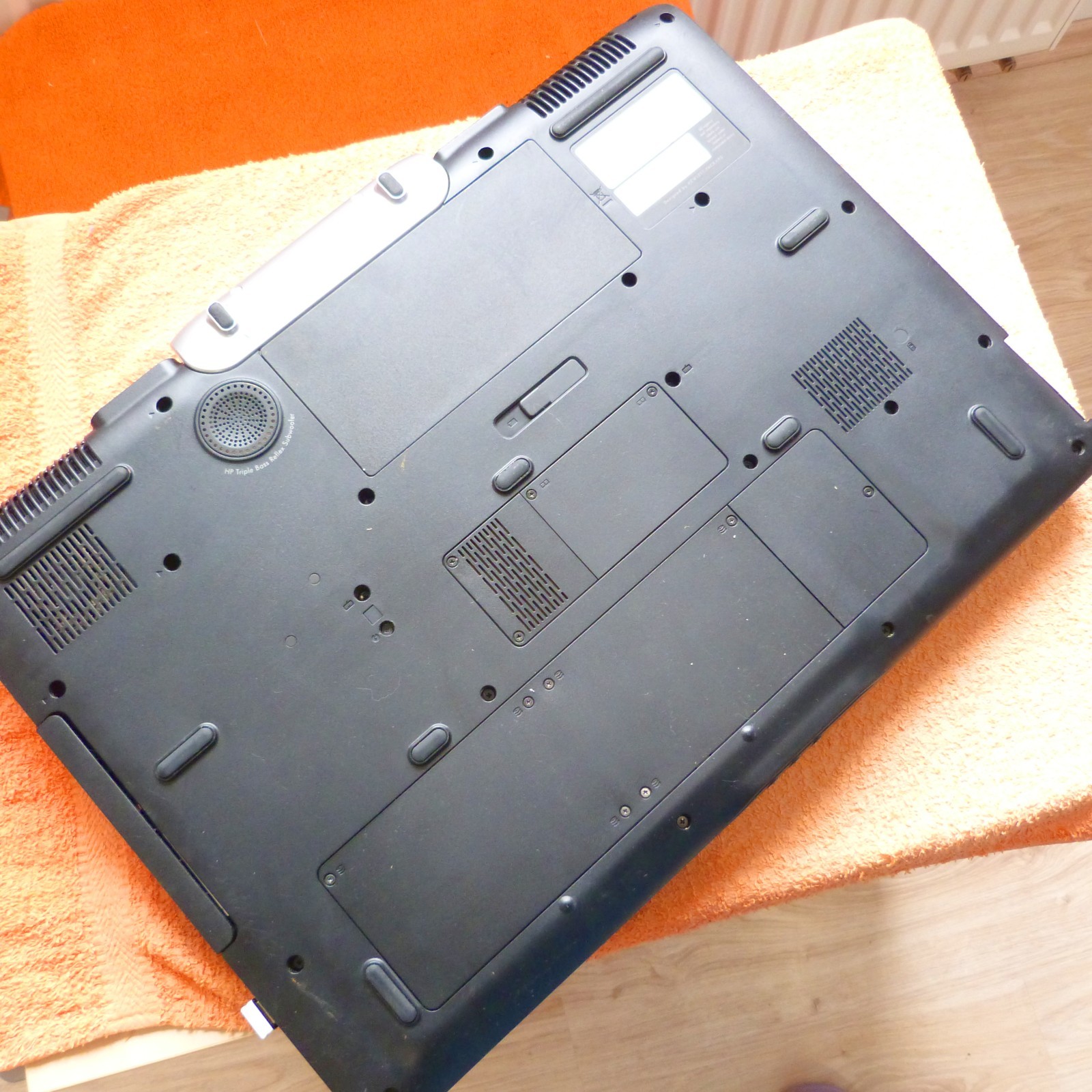 Faulty device HP HDX 9000 20-inch cinema monster car 250 GB SSD Windows 10 HDMI