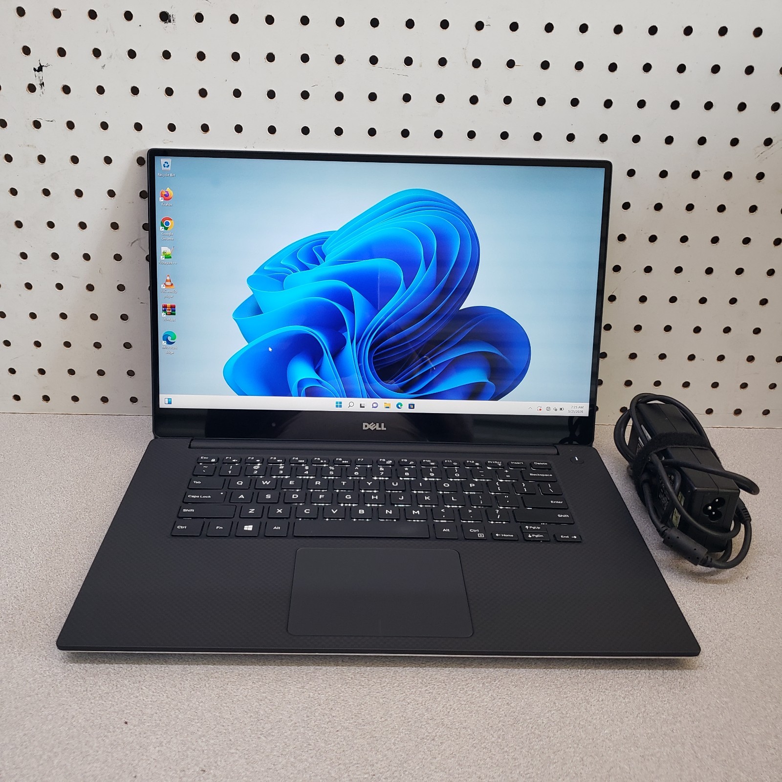 Dell Precision 5520 Touch . i5-7440HQ -16GB-512GB NVMe, WIN 11Pro, 2.80Ghz