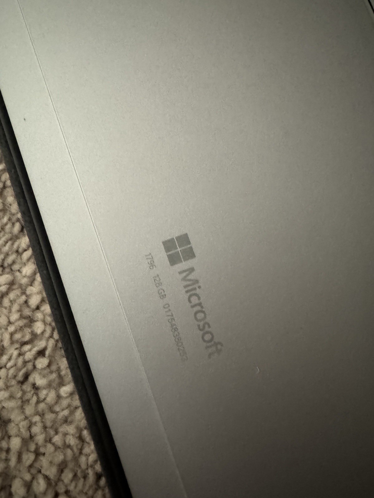 Microsoft Surface Pro 128GB, Wi-Fi, 12.3″ – Silver – Pencil & Mouse – Used