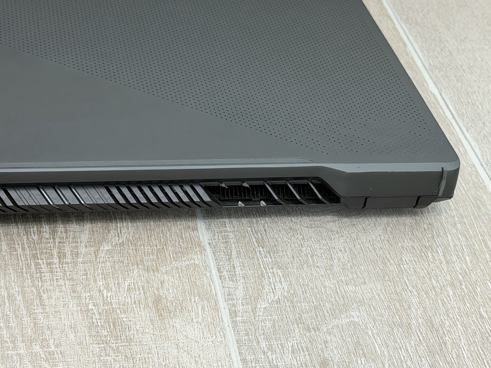 Rog Zephyrus G16 GU603 16″ Core i7-13620H GeForce RTX 4060 16GB RAM 512GB NVMe