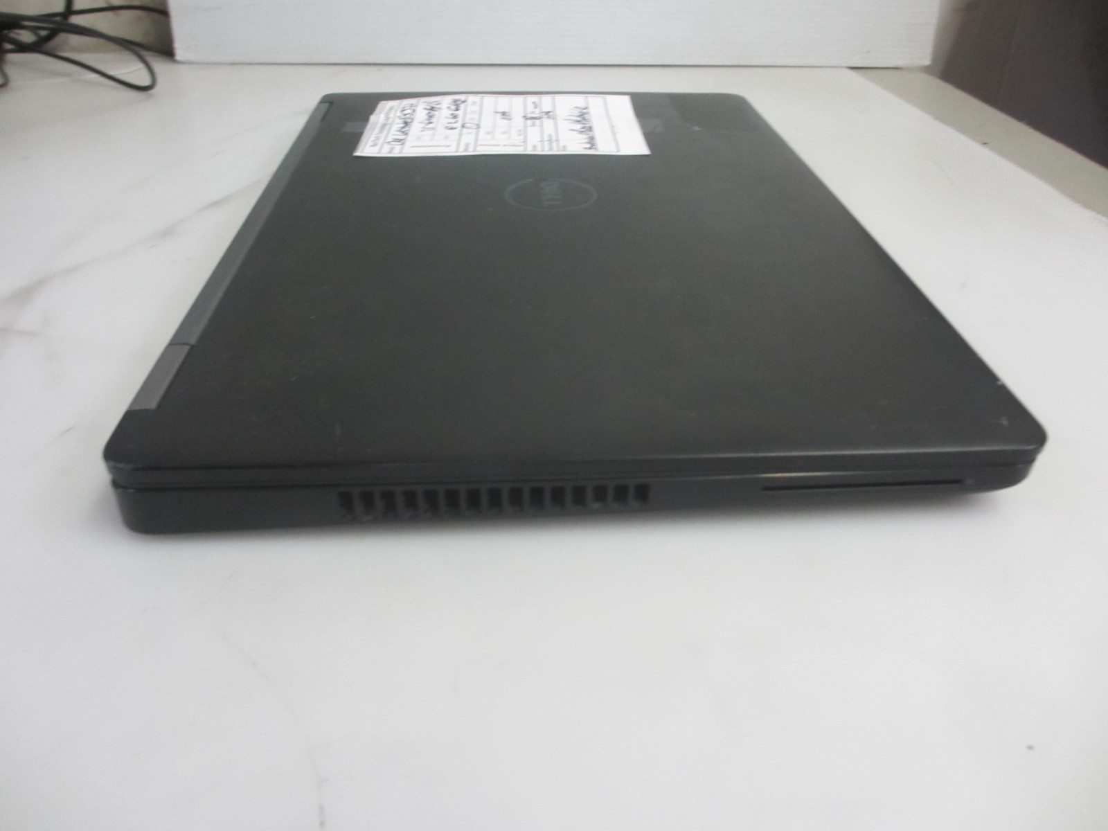 Dell Latitude E5570 15.6″ i5-6440HQ 2.60GHz 8GB Laptop NO OS/ HDD/AC READ