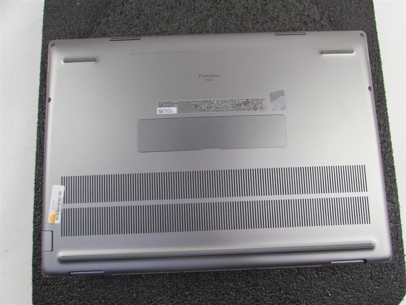 DELL PRECISION 7670 FHD I7-12850HX 16 CORES 1TB 32GB RAM RTX A2000 WIN 11 PRO