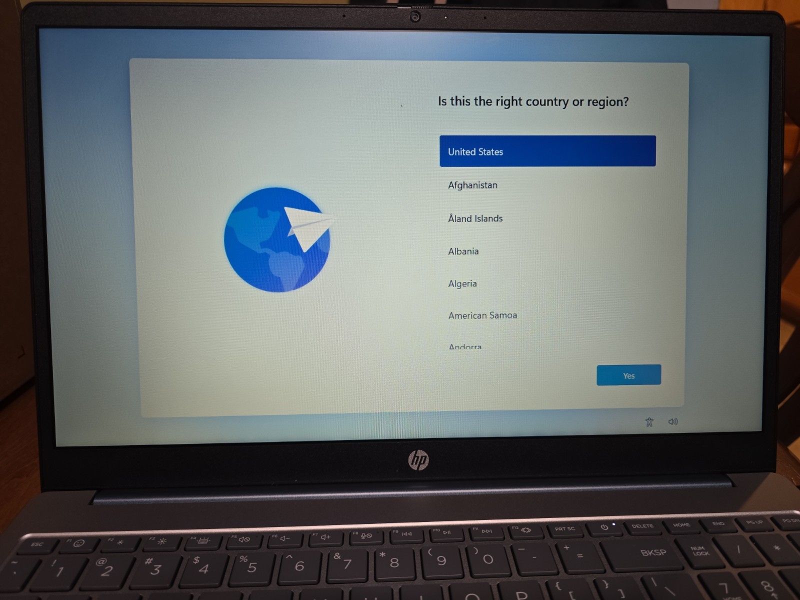 HP 15-FC0037DS 15.6″ Laptop AMD 7120U 4GB 128GB SSD Win11Home Fingerprint Reader
