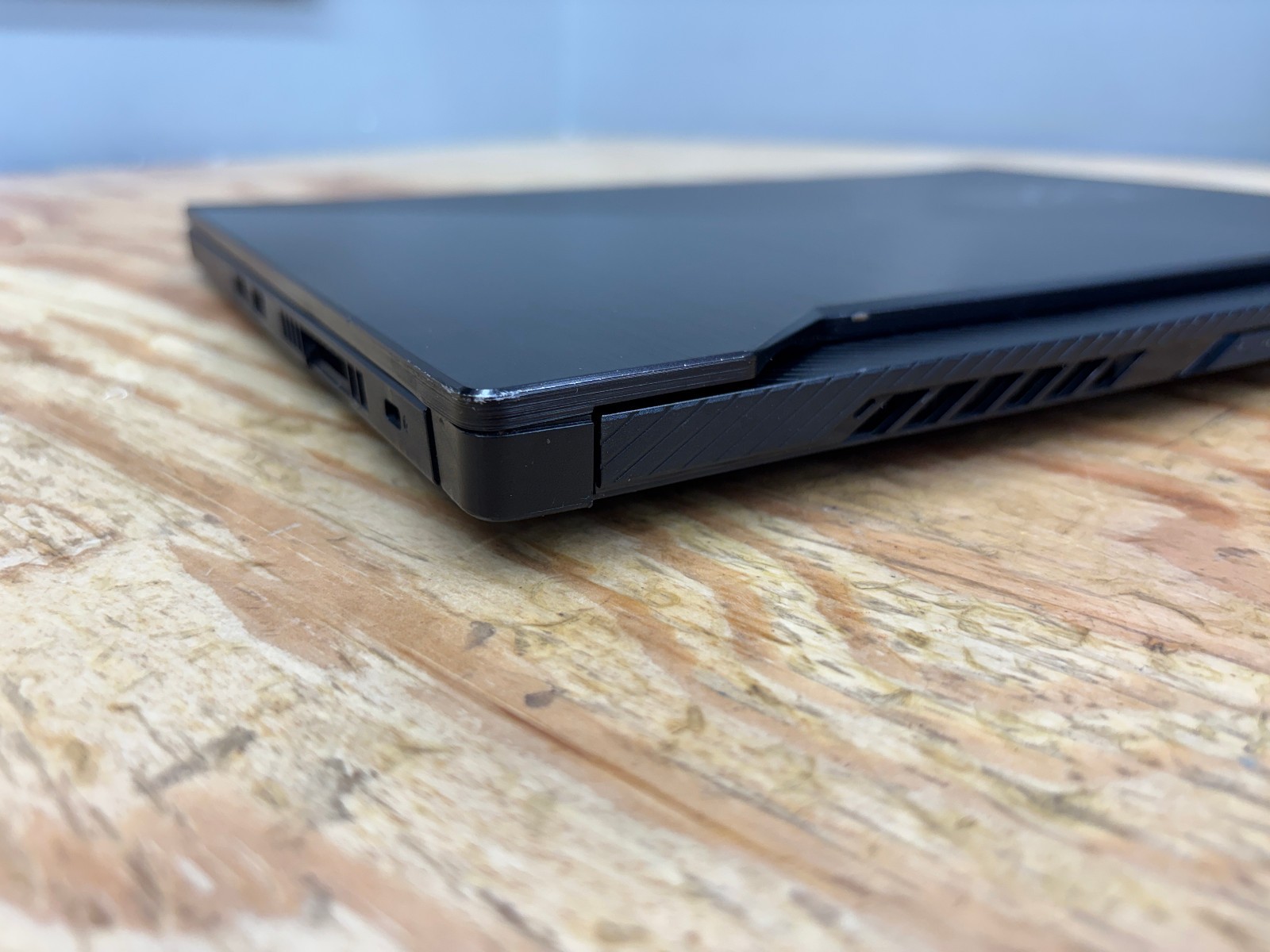 ASUS ROG Zephyrus G GA502DU 15.6 Ryzen 7 3750H GTX 1660Ti 16GB 512GB SSD Win11