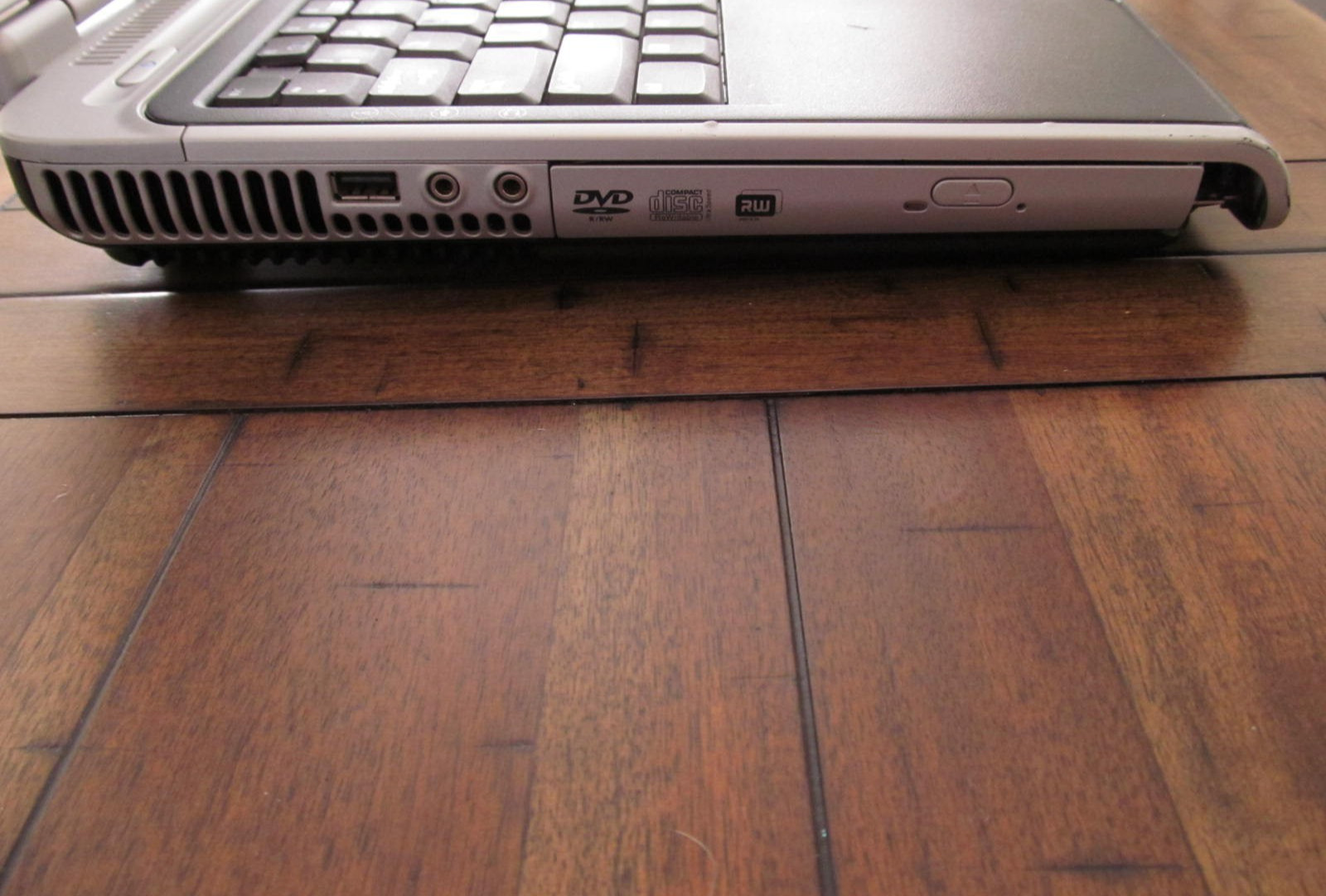 HP Pavilion ZD8000 17″ Vintage Pentium4 3.0ghz Laptop No HDD Parts or Repair