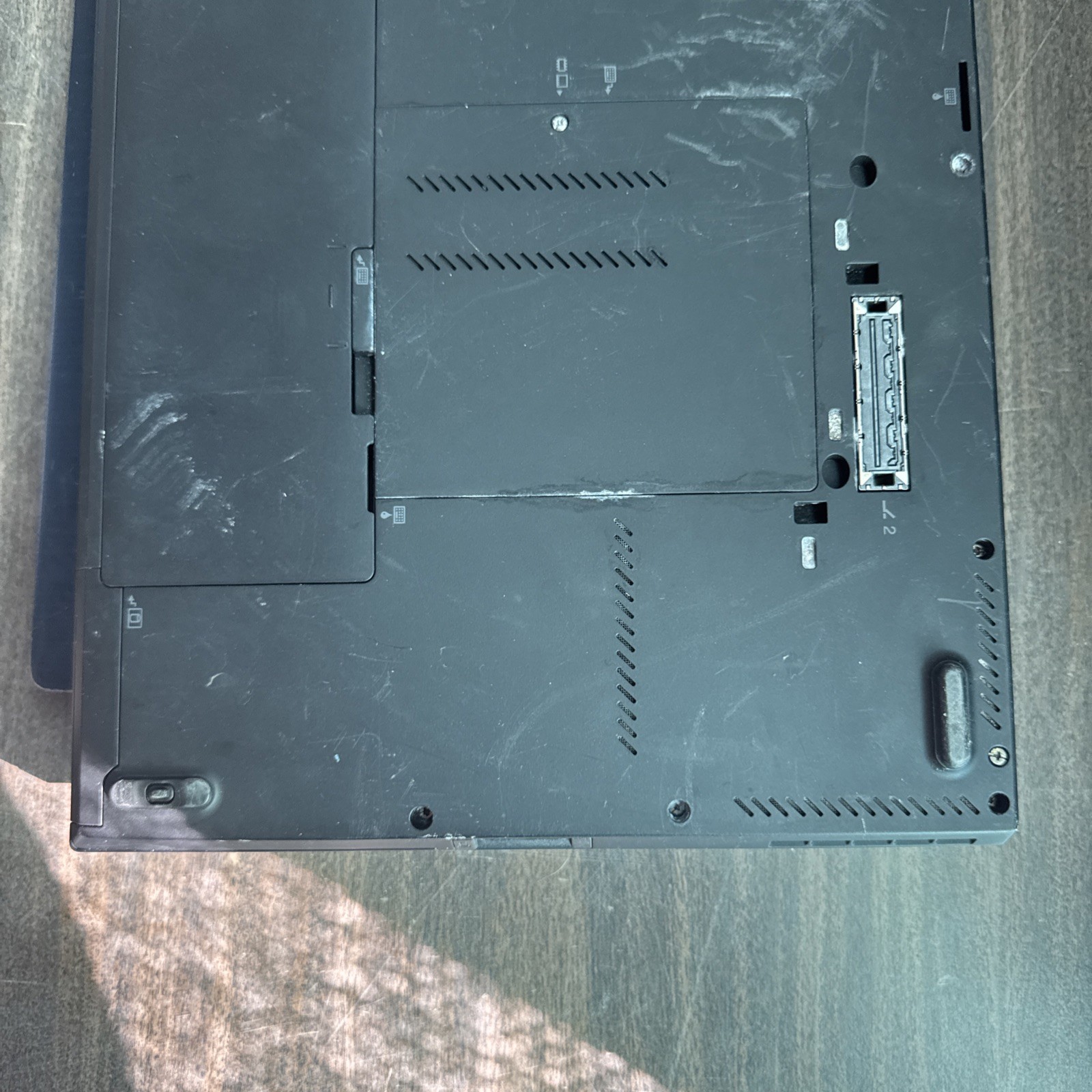 Lenovo ThinkPad T400s P9400 14″ Core 2 Duo 8GB RAM NO BOOT