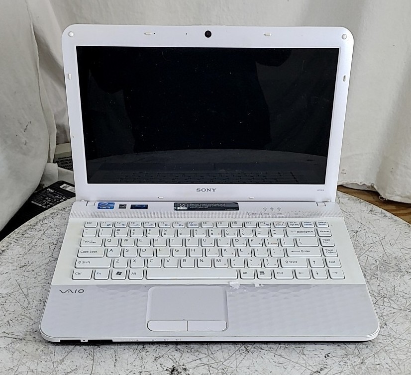 SONY PCG-61A12L VPCEG16FM Laptop Core I5-2410M 4GB 640GB SEE NOTES